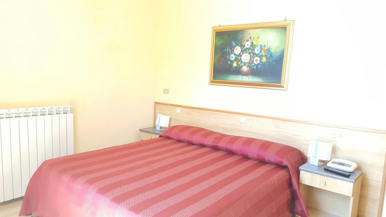 Albergo Savoia Ospedaletti Exterior photo